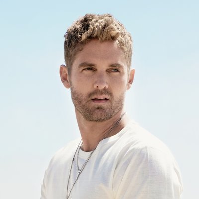 Brett Young at Robinson Center